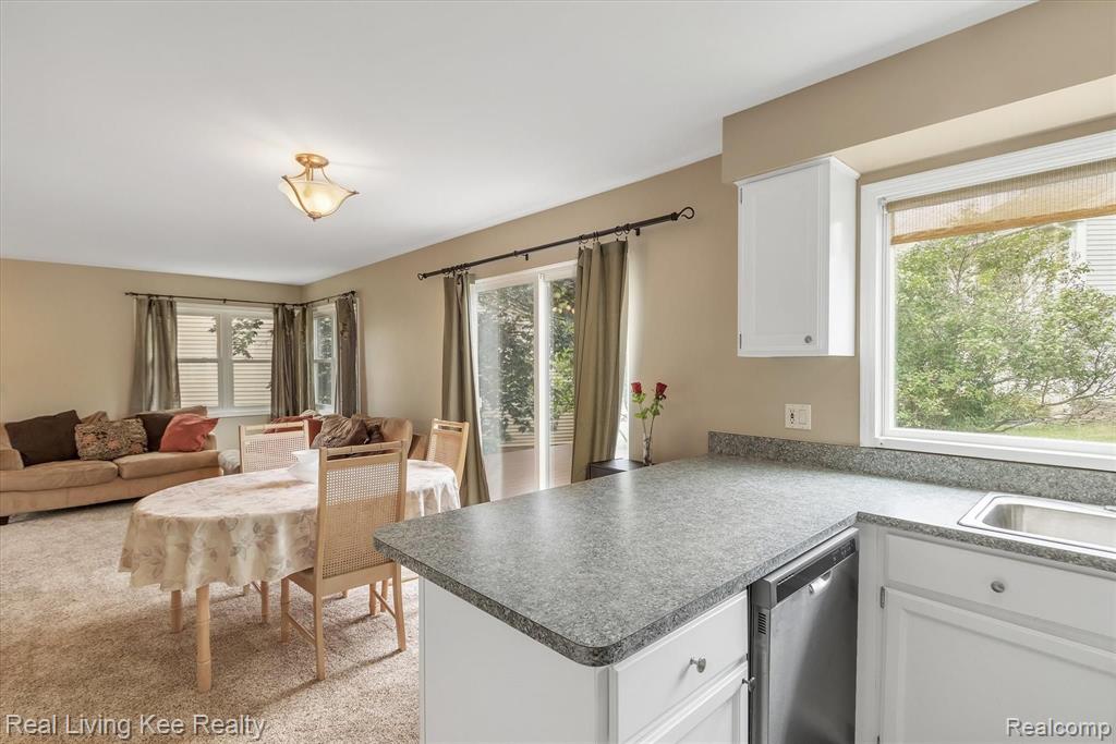 1609 Stonecrest Drive Rochester Hills, MI 48307 - Photo 14 of 39