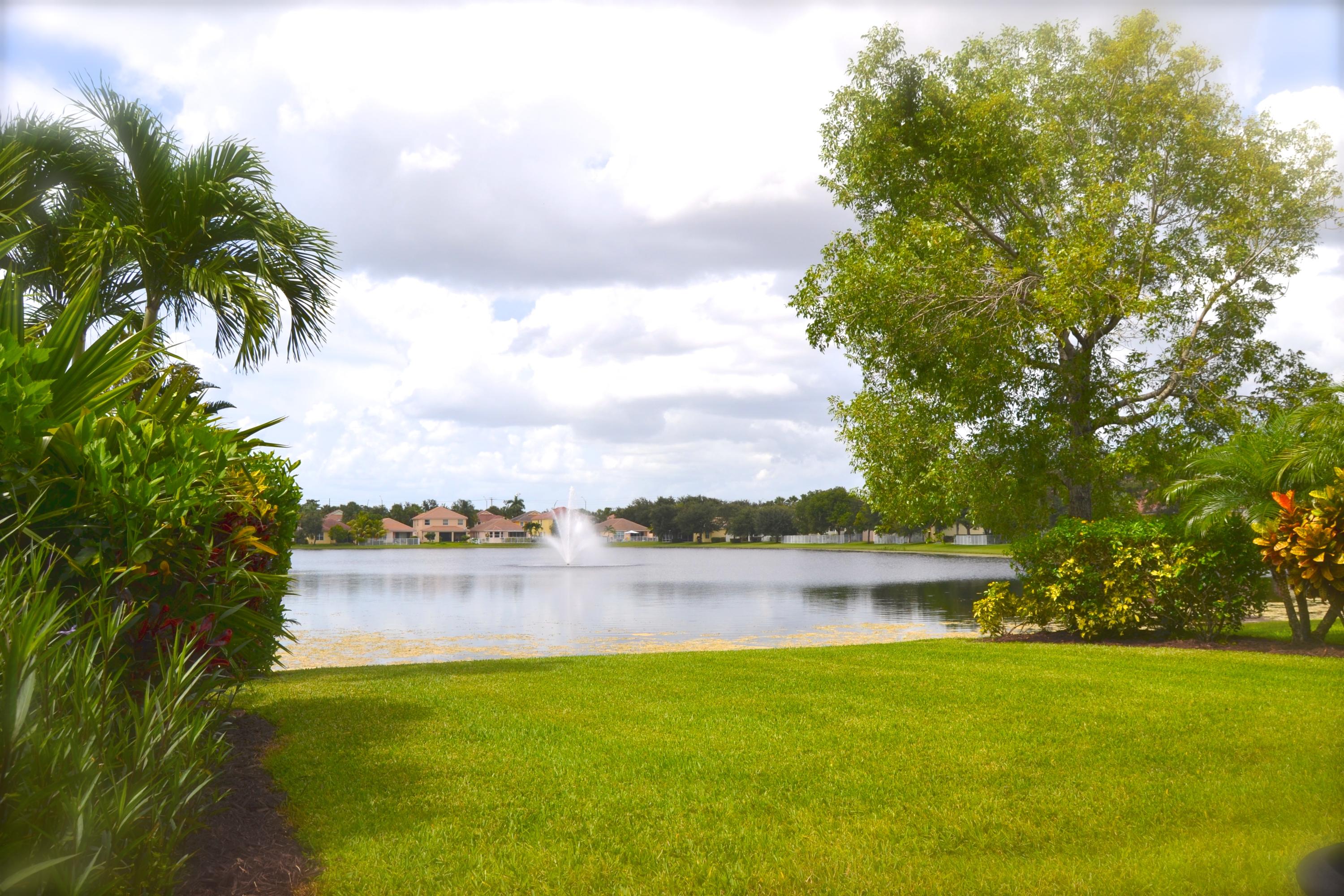 556 Mulberry Grove Road Royal Palm Beach, FL 33411 - Photo 4 of 30 Lake View