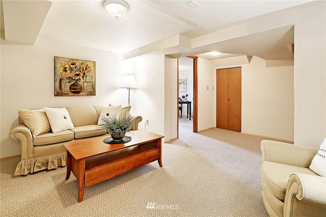 1012 Southwest 4th Place Renton, WA 98057 - Photo 12 of 22