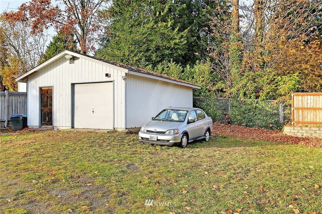 1012 Southwest 4th Place Renton, WA 98057 - Photo 18 of 22