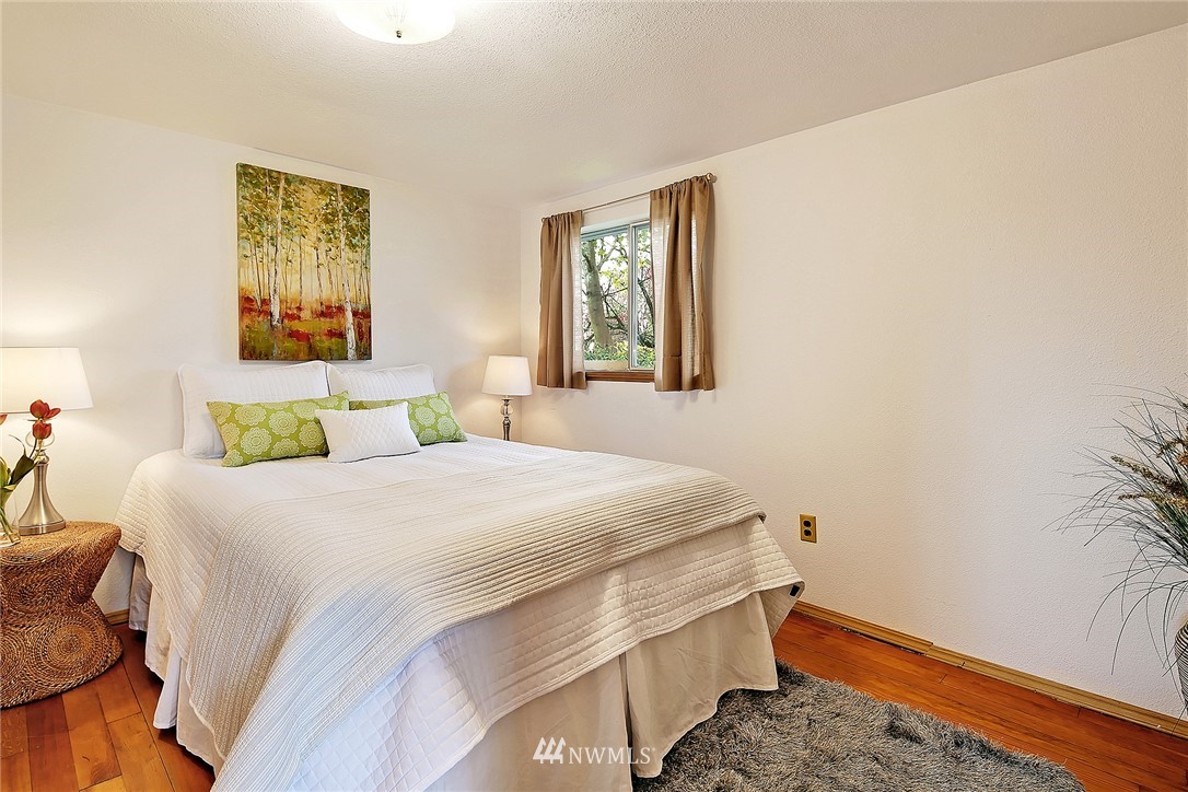 1012 Southwest 4th Place Renton, WA 98057 - Photo 9 of 22