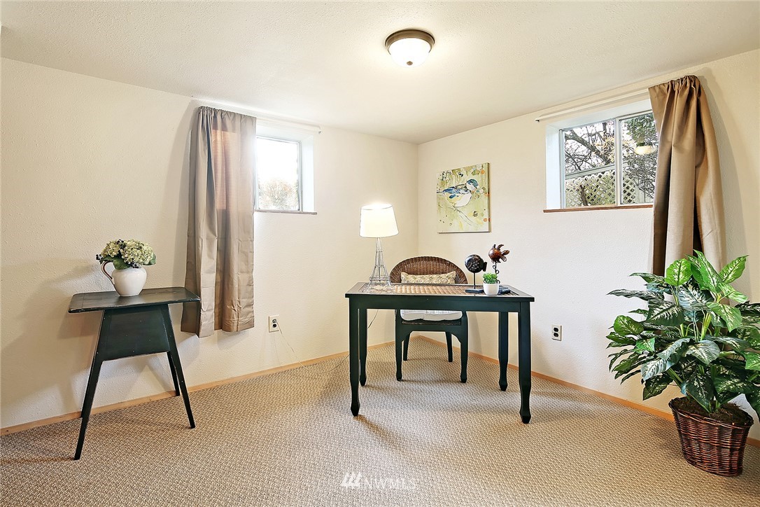 1012 Southwest 4th Place Renton, WA 98057 - Photo 10 of 22
