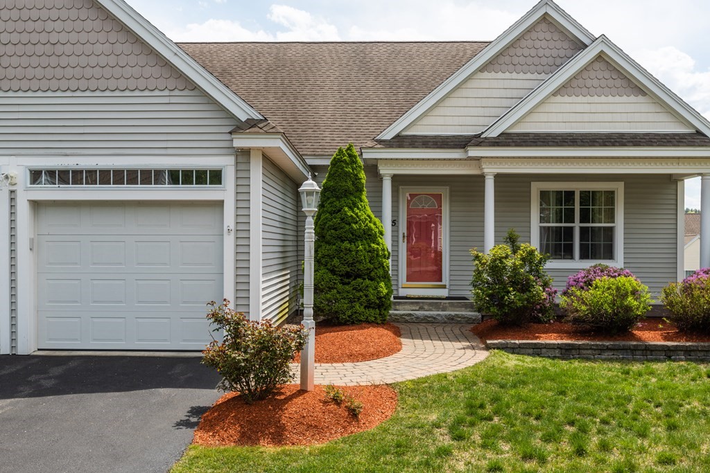 15 Brookview Road, Unit 15 Windham, NH 03087 - Photo 1 of 27