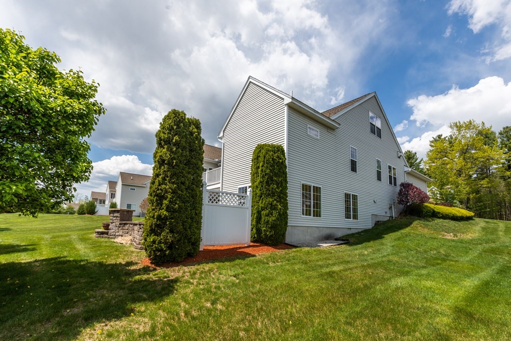 15 Brookview Road, Unit 15 Windham, NH 03087 - Photo 4 of 27