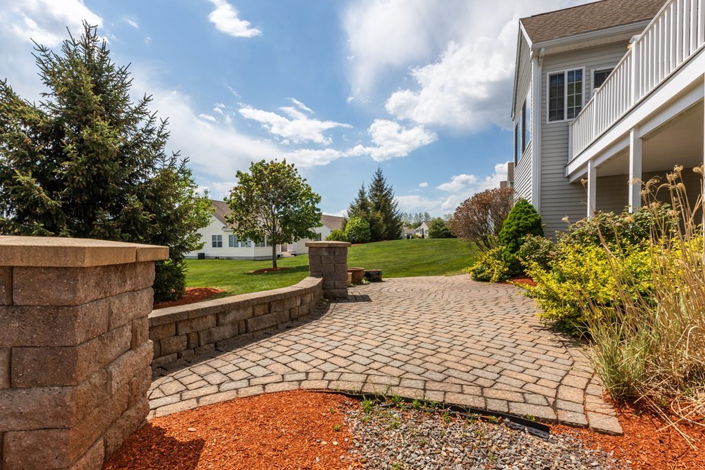 15 Brookview Road, Unit 15 Windham, NH 03087 - Photo 6 of 27