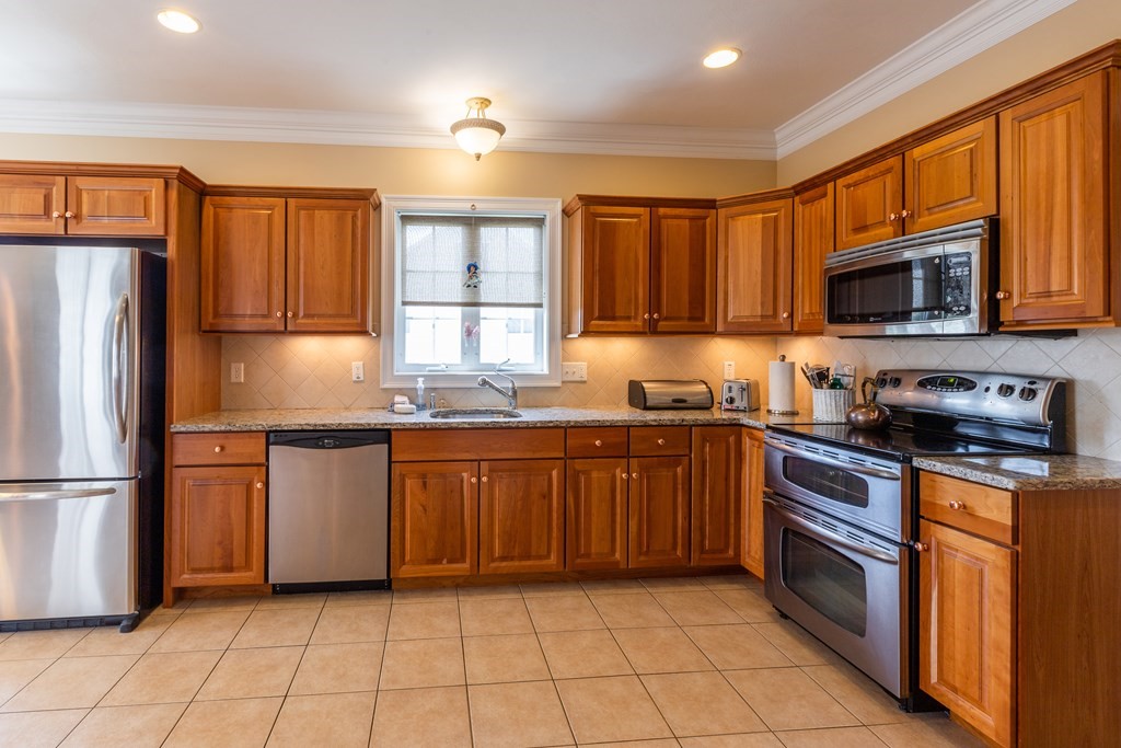 15 Brookview Road, Unit 15 Windham, NH 03087 - Photo 9 of 27