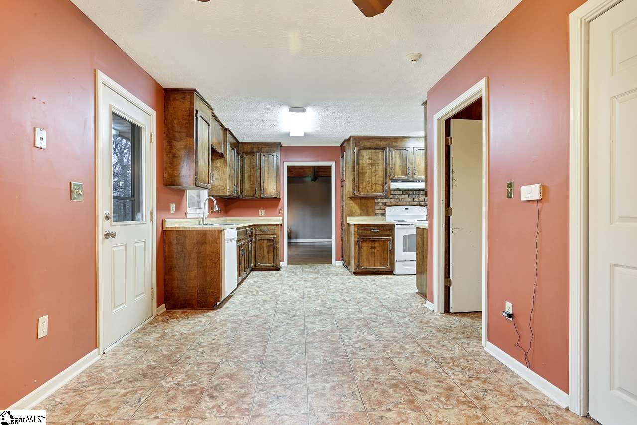 487 Anderson Ridge Road Greer, SC 29651 - Photo 27 of 36 Gallery Image 27