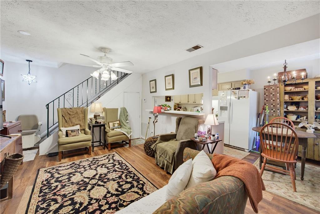 1352 Old Coach Road Southwest Marietta, GA 30008 - Photo 6 of 21 Gallery Image 6