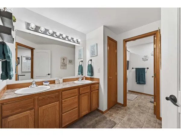 $749,900 | 11616 Lewis River Road, Ariel, WA 98603