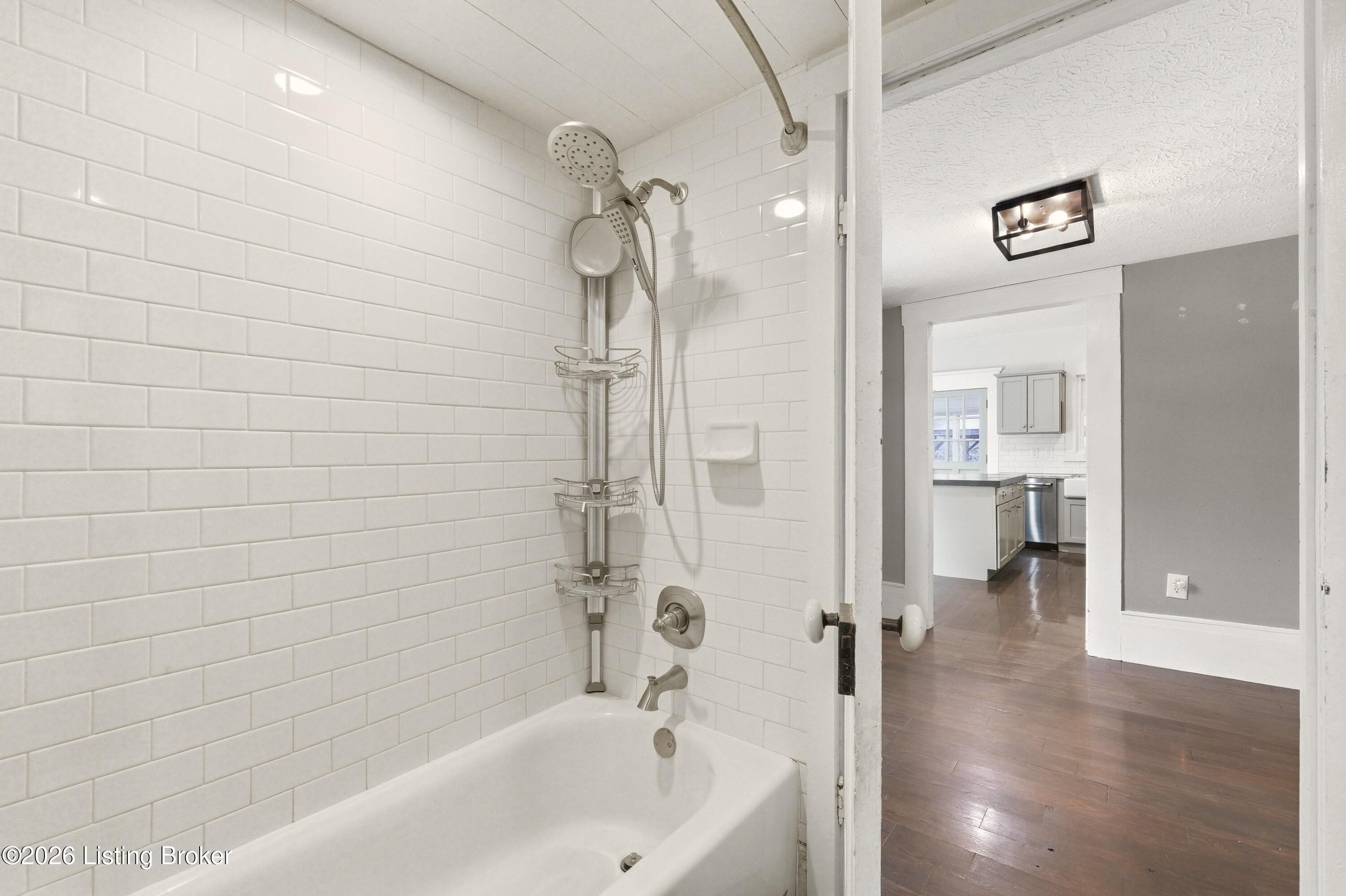 1574 Wales Run Road Mount Washington, KY 40047 - Photo 22 of 61 1st Floor Bathroom