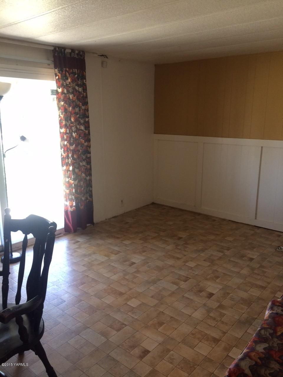 2440 Midvale Road Mabton, WA 98935 - Photo 13 of 15 a view of an empty room and outdoor space
