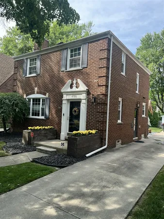 $400,000 | 456 Manor Street, Grosse Pointe Farms, MI 48236