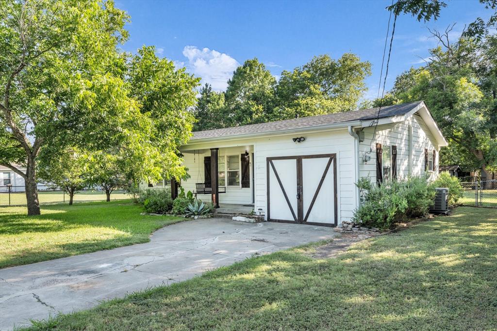 1719 Rogene Drive Waco, TX 76705 - Photo 3 of 21