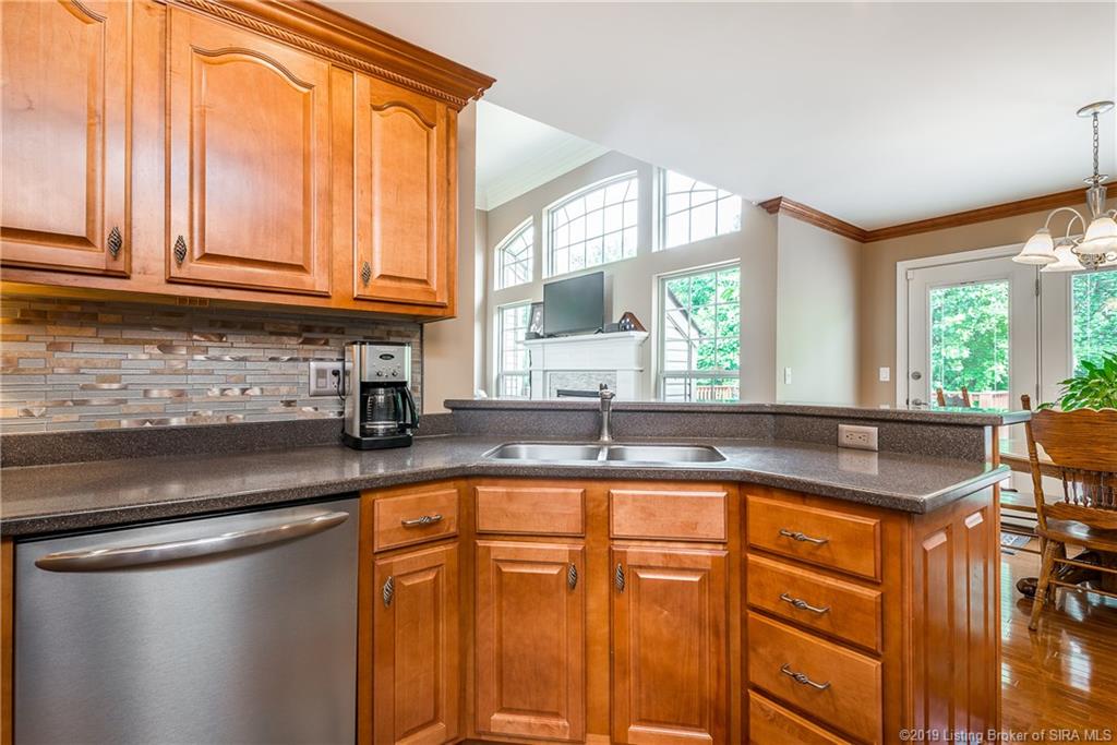 4043 Viewcrest Loop Floyds Knobs, IN 47119 - Photo 9 of 33 Gallery Image 9