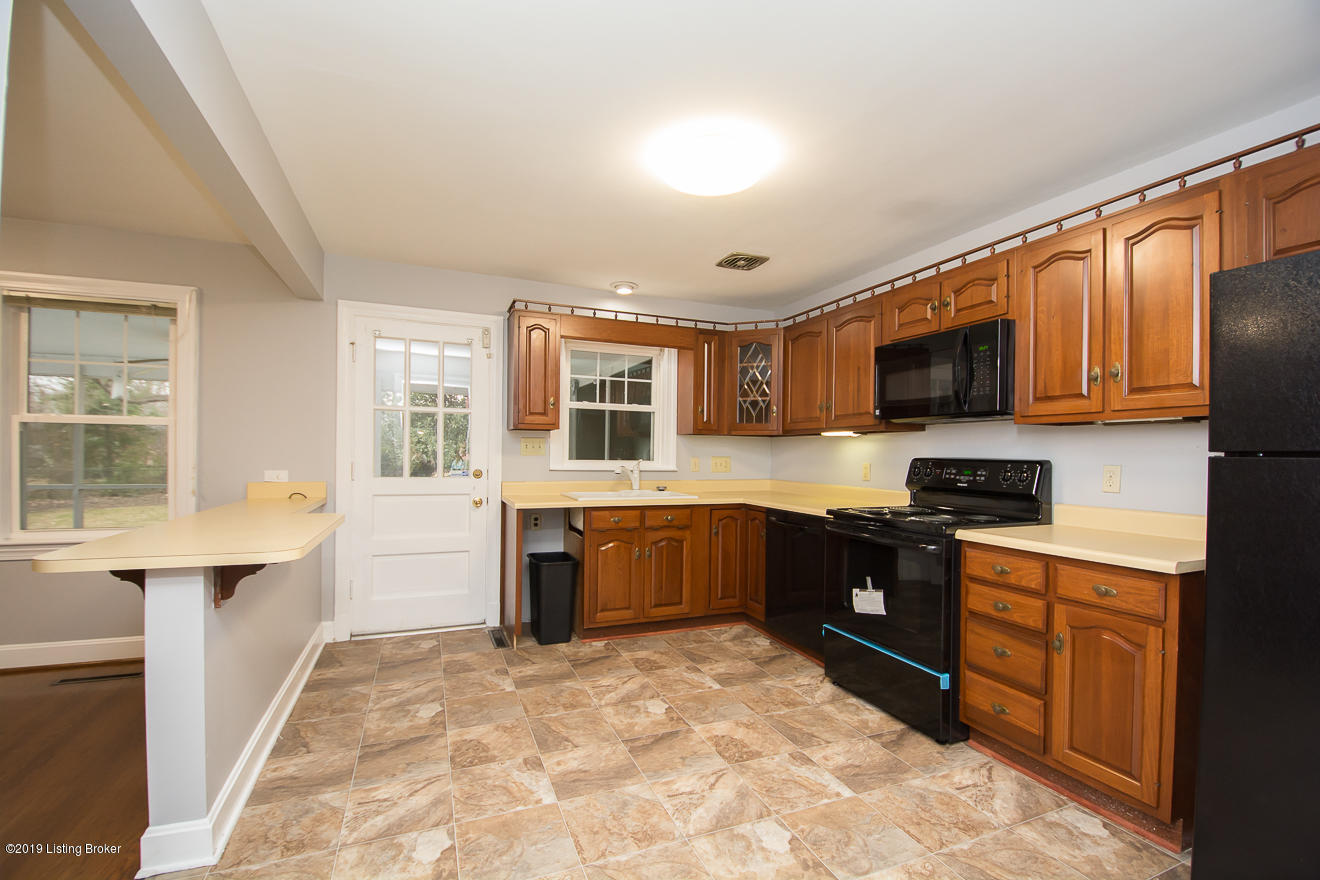 8615 Whipps Mill Road Louisville, KY 40222 - Photo 9 of 59 WhippsMill-18