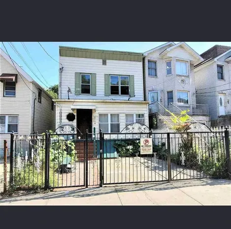$2,500 | 64 Corbin Avenue, Unit 2, Jersey City, NJ 07306