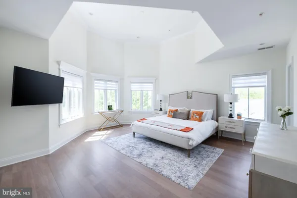 $4,495,000 | 5821 Goldsboro Road, Bethesda, MD 20817