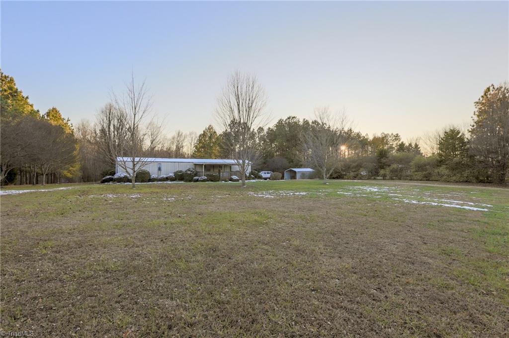 297 Carter Road Thomasville, NC 27360 - Photo 2 of 13 Gallery Image 2