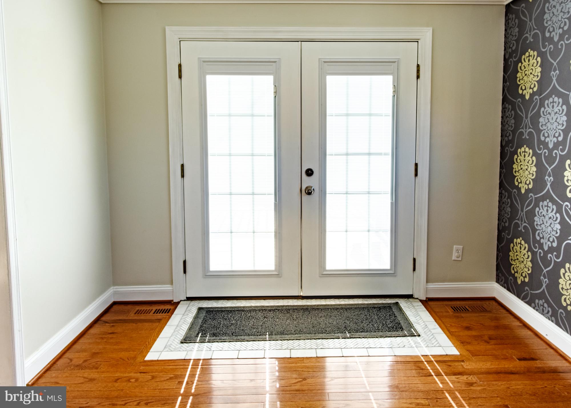 8501 Pleasant Plains Road Baltimore, MD 21286 - Photo 25 of 53 a room with window