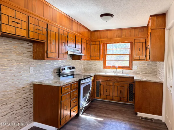 $229,500 | 2220 Highway 211, Eagle Springs, NC 27242