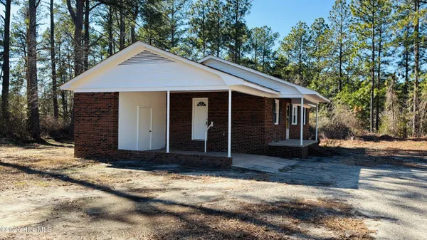 $229,500 | 2220 Highway 211, Eagle Springs, NC 27242