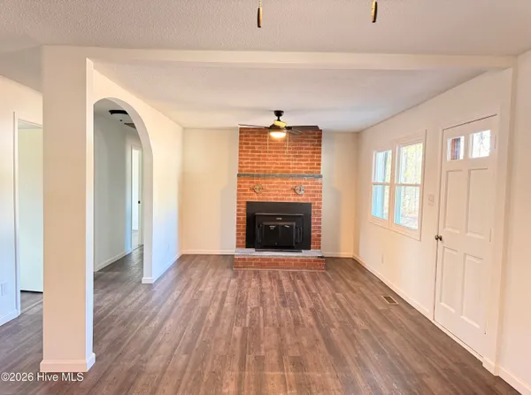 $229,500 | 2220 Highway 211, Eagle Springs, NC 27242