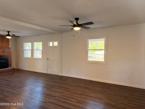 $229,500 | 2220 Highway 211, Eagle Springs, NC 27242