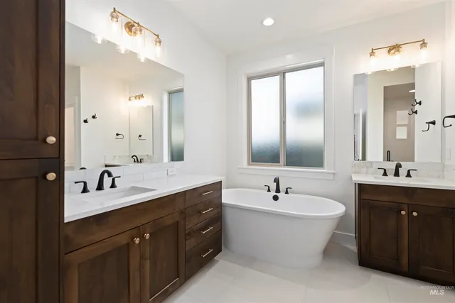 $749,880 | 2061 North Peakhurt Avenue, Kuna, ID 83634