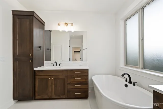 $749,880 | 2061 North Peakhurt Avenue, Kuna, ID 83634