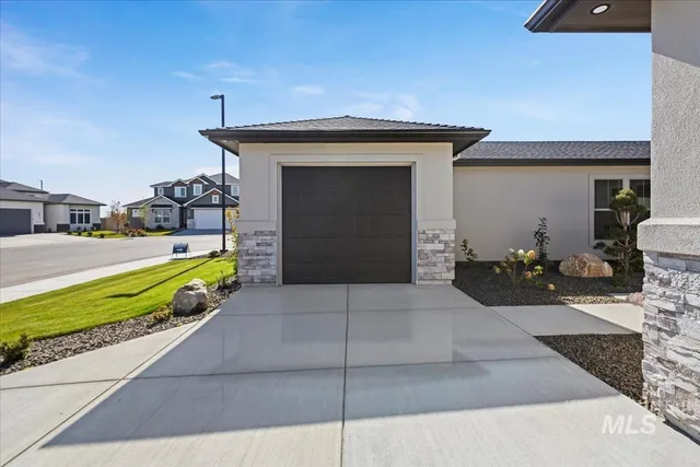 $749,880 | 2061 North Peakhurt Avenue, Kuna, ID 83634