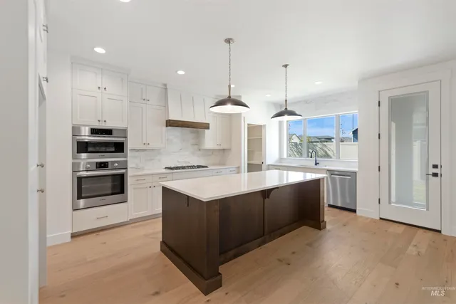 $749,880 | 2061 North Peakhurt Avenue, Kuna, ID 83634