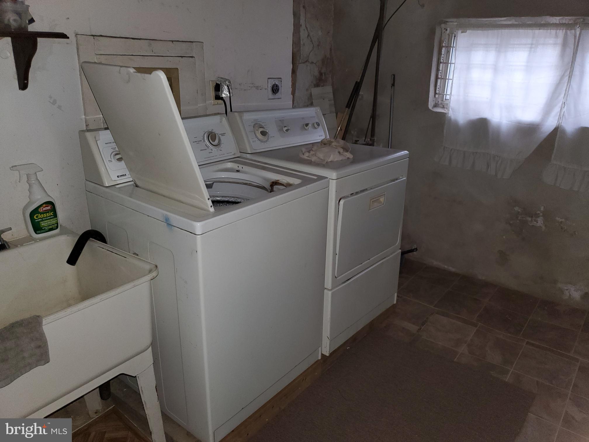 82 Lamport Road Upper Darby, PA 19082 - Photo 11 of 11 Basement - Laundry Area