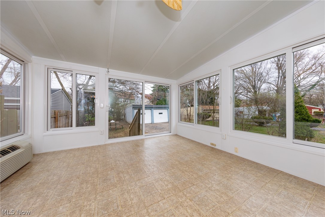 1151 Erieview Road Cleveland Heights, OH 44121 - Photo 14 of 29