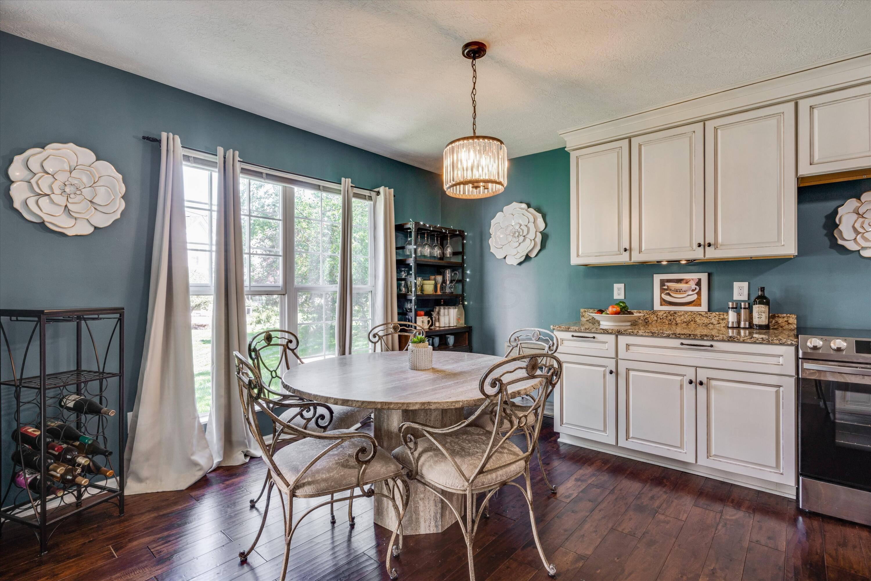 330 Sycamore Ridge Way Columbus, OH 43230 - Photo 5 of 38 10-dsc04954-dsc04956