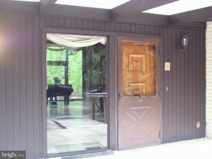 15101 Auburn Road East Accokeek, MD 20607 - Photo 19 of 30 Entrance / Foyer