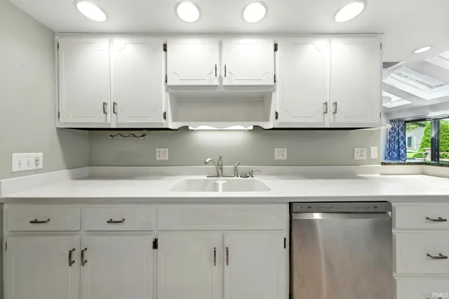 $260,000 | 2924 Seafarer Cove, Fort Wayne, IN 46815