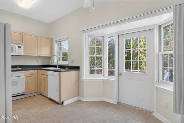 $799,900 | 3 Beach Court, Saratoga Springs, NY 12866