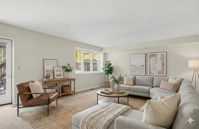 $799,900 | 3 Beach Court, Saratoga Springs, NY 12866