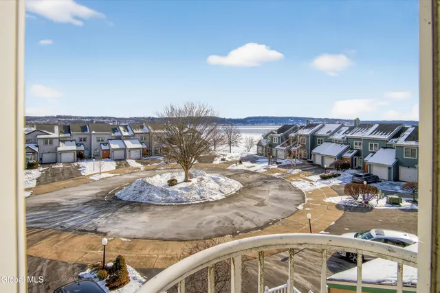 $799,900 | 3 Beach Court, Saratoga Springs, NY 12866