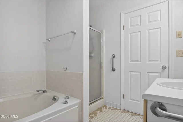 $799,900 | 3 Beach Court, Saratoga Springs, NY 12866