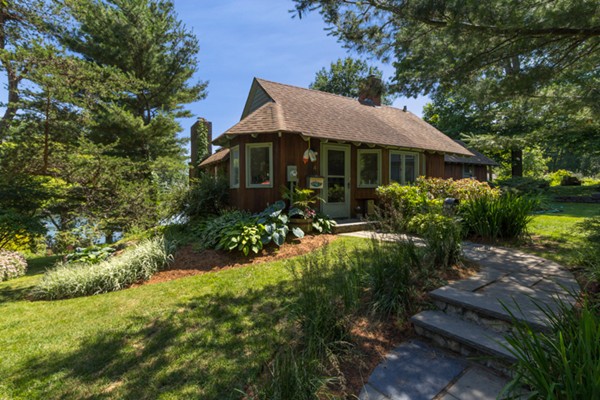 4 Davis Road Marblehead, MA 01945 - Photo 2 of 30 Gallery Image 2