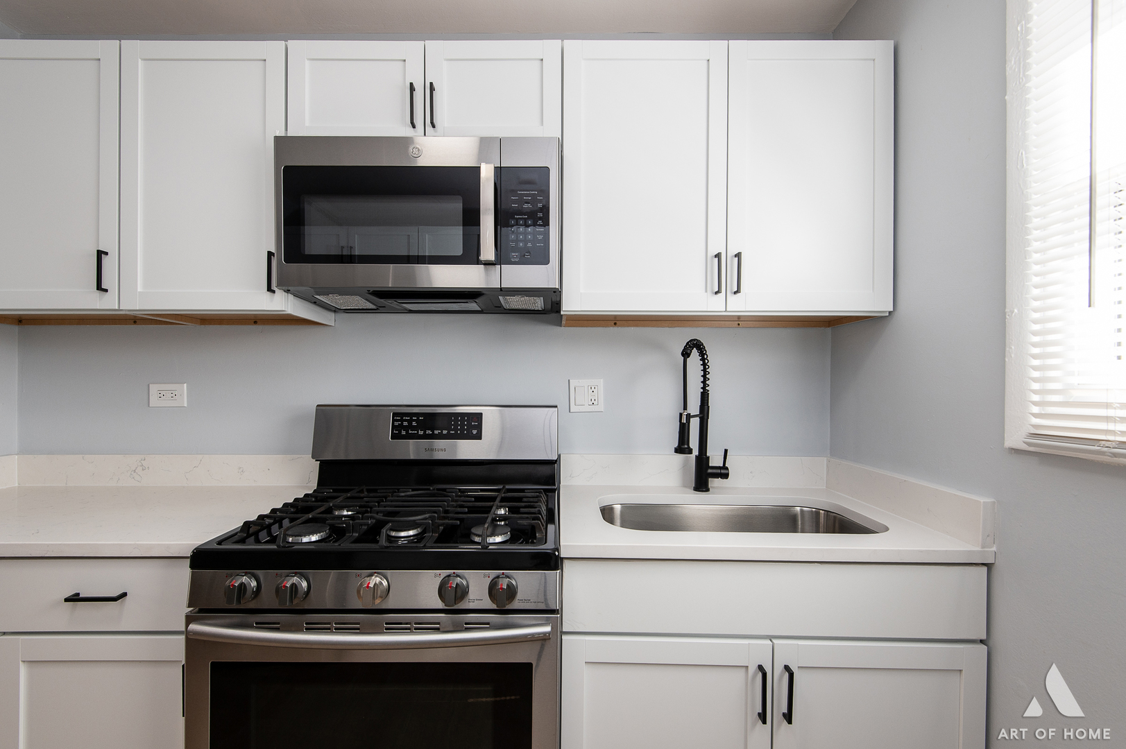 6740 South Rhodes Avenue Chicago, IL 60637 - Photo 10 of 23 Gallery Image 10