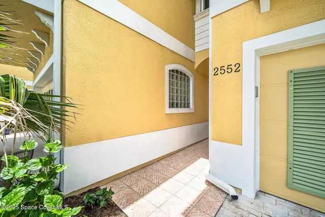 a view of an entryway of the house