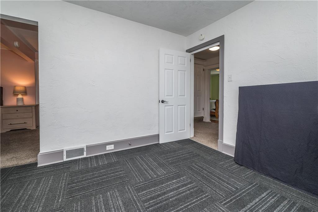 2716 Castlegate Avenue Pittsburgh, PA 15226 - Photo 11 of 50