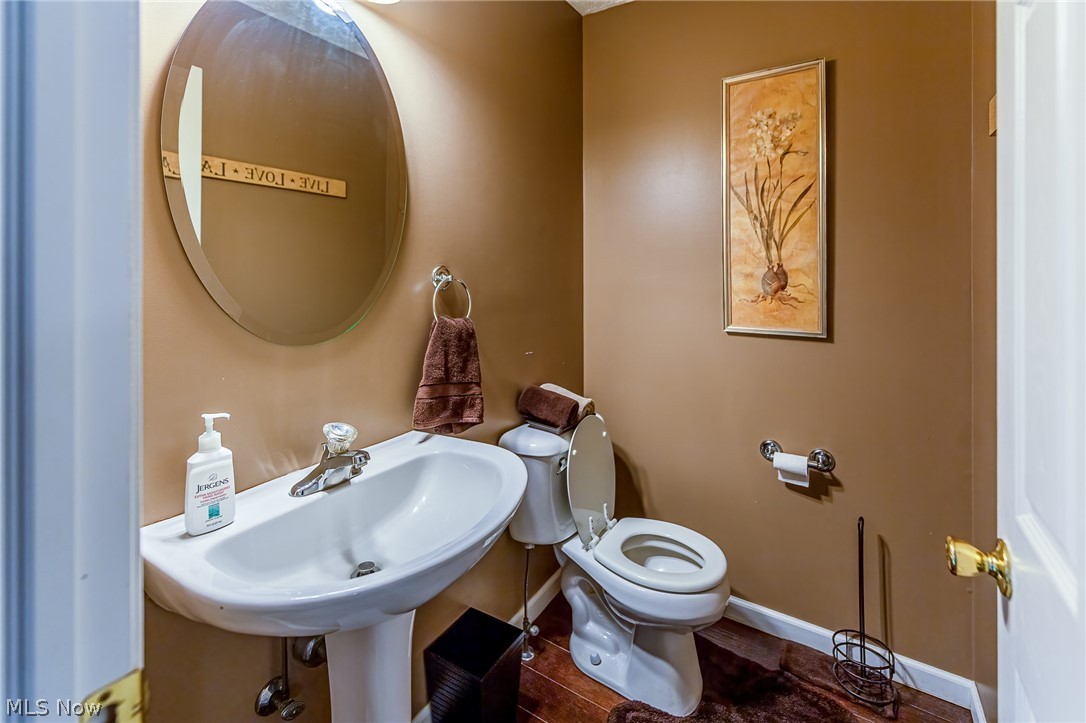 3163 Castleton Court Akron, OH 44312 - Photo 9 of 18