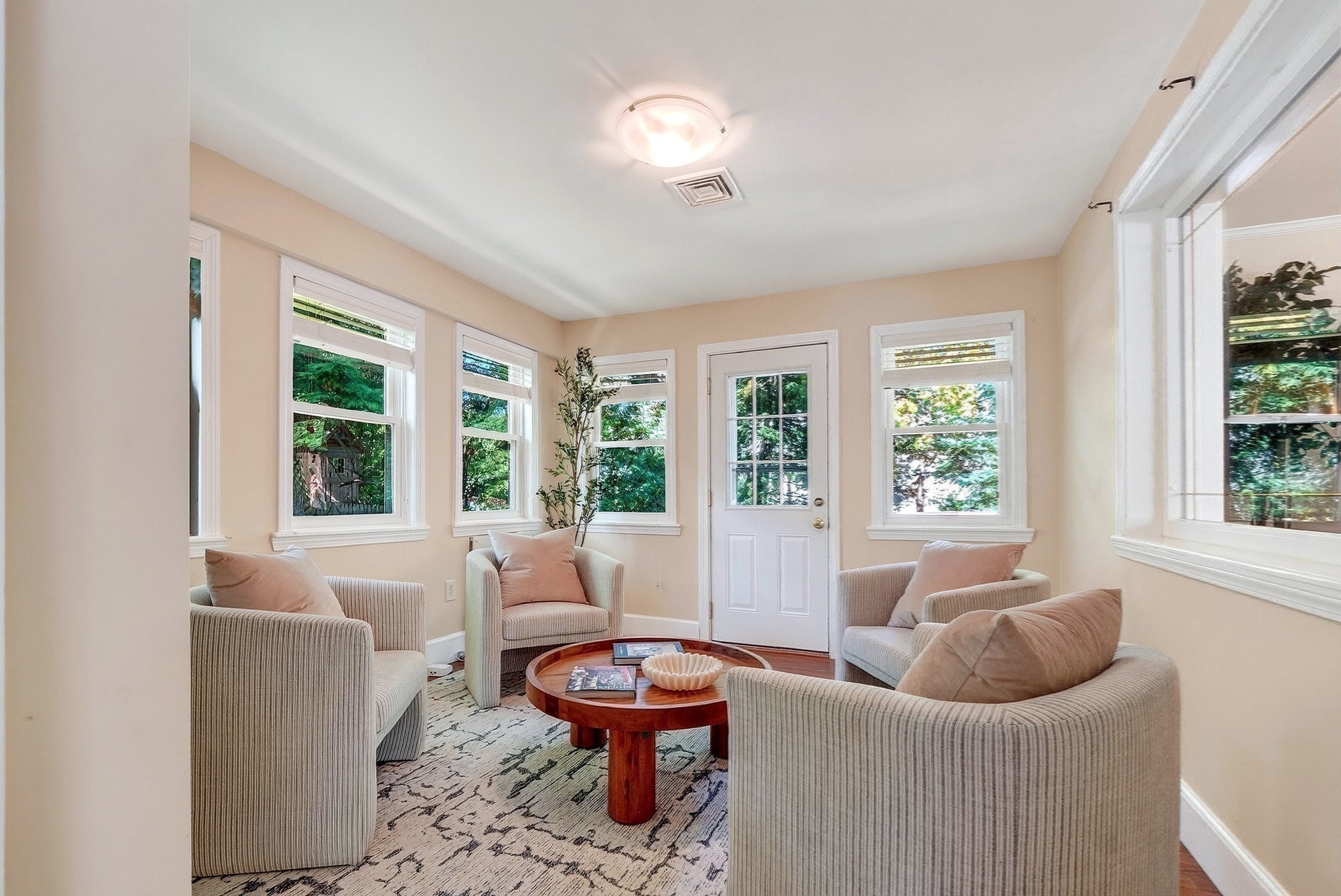 22 Nardell Road Newton, MA 02459 - Photo 12 of 34 Gallery Image 12