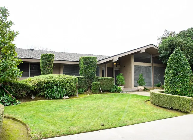 $469,999 | 3027 West San Madele Avenue, Fresno, CA 93711