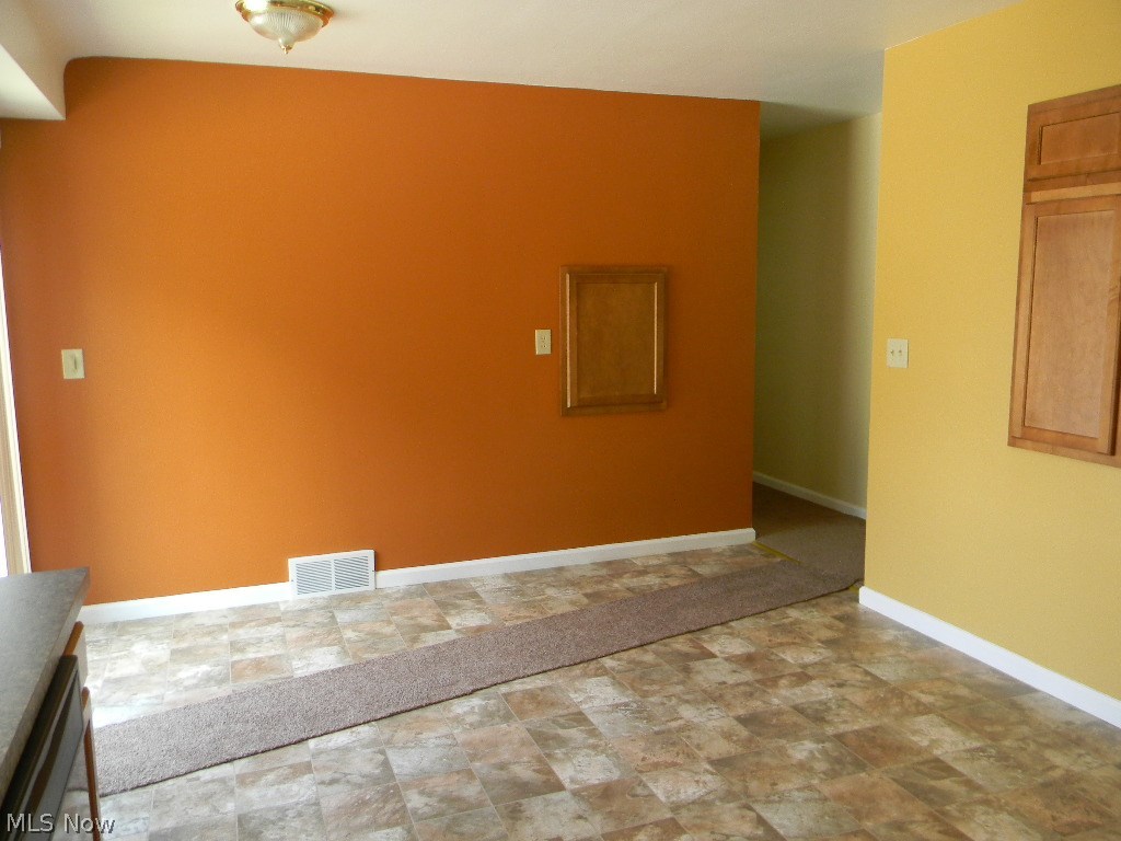 14541 Schreiber Road Maple Heights, OH 44137 - Photo 5 of 15 Gallery Image 5