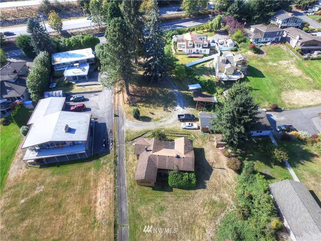 5104 Northwest Sammamish Road Issaquah, WA 98027 - Photo 2 of 14