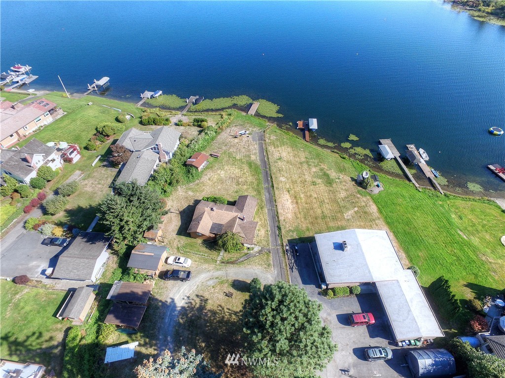 5104 Northwest Sammamish Road Issaquah, WA 98027 - Photo 3 of 14